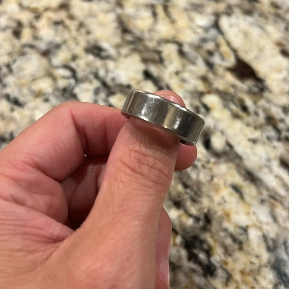 Oura Ring : Silver, Size 8